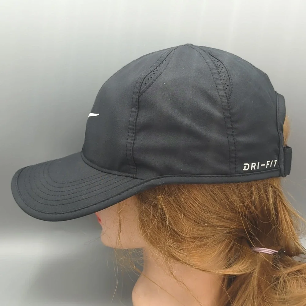 Nike Featherlight Dri-FIT Hat Cap Strap Back One Size Black Running Sports